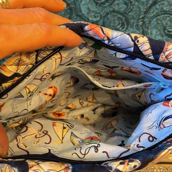 NWOT. Vera Bradley Cross body purse - Picture 7 of 7